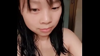 Young girlfriend nude selfie