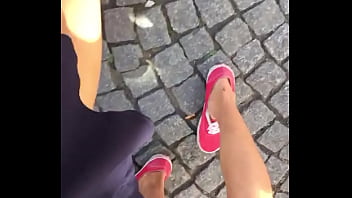 Heiß upskirt öffentlichkeit teen masterbation porno